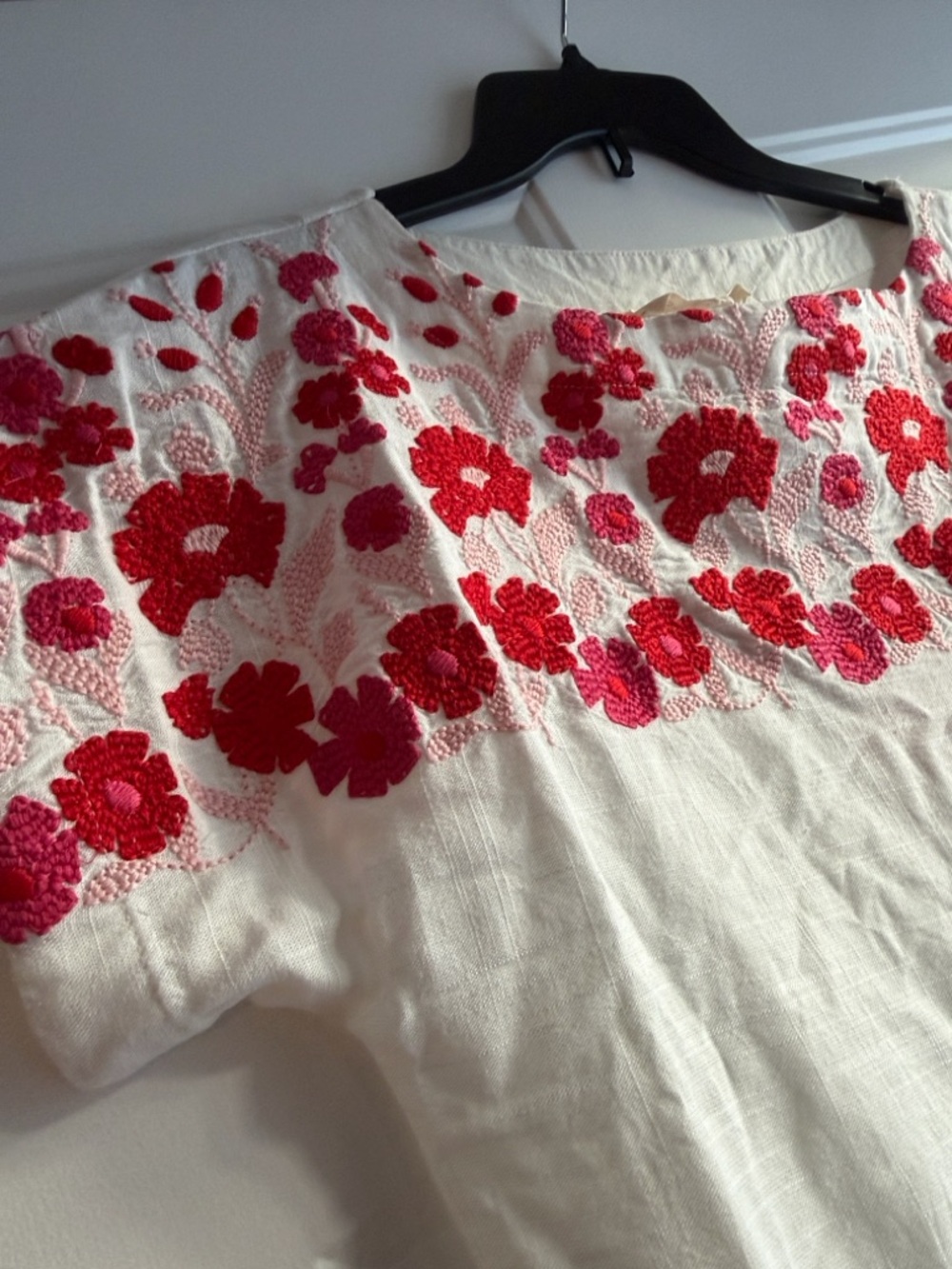 White Embroidered Floral Blouse with Pink-Red Accents - Picture 3 of 10